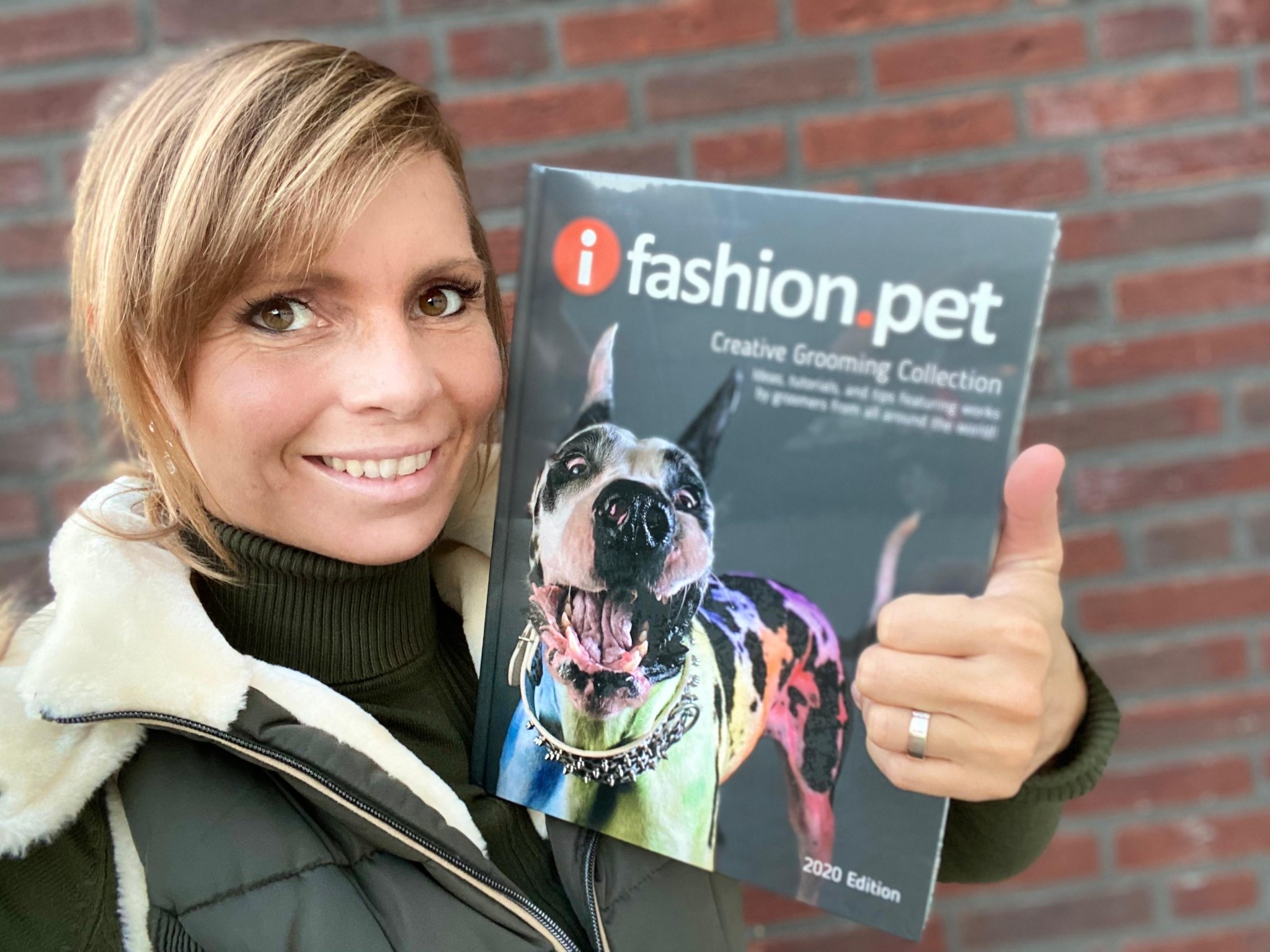 Djenny met de creative grooming-publicatie Fashion Pet